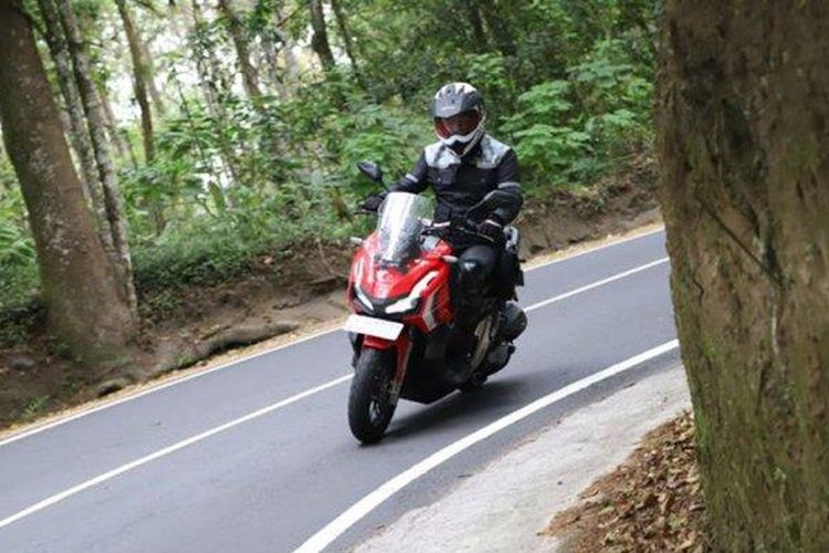 engine brake, motor matik, skutik, Engine Brake pada Motor Matik: Mengurangi Risiko Rem Panas