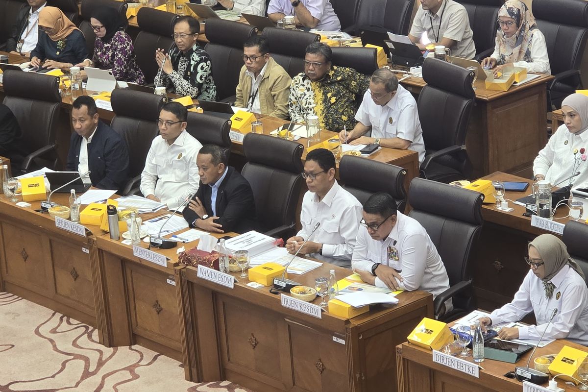 Bahlil Lahadalia, Bahlil, Dirut PLN, Menteri ESDM, bahlil, Bahlil Semprot Bawahan dan PLN di Depan DPR: Kurang Ajar Kalian Ini