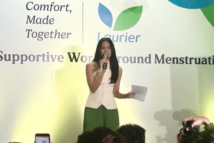support system, menstruasi, Cara Maudy Ayunda Tetap Aktif Saat Hadapi Haid yang Tak Nyaman, Menstruasi di tengah jadwal padat, Dukungan emosional jadi kunci, Lebih nyaman diberi perhatian dalam bentuk pertanyaan, Perhatian kecil membuat dirinya merasa didengar