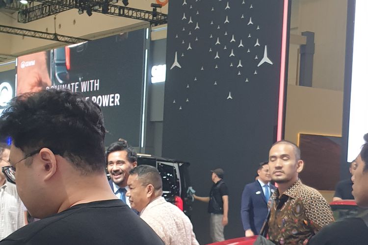 Hotman Paris, mobil mewah, GIIAS 2025, ICE BSD, Mobil mewah, hotman paris, ice bsd, GIIAS 2025: Hotman Paris Cari Mobil Antik di Tangerang