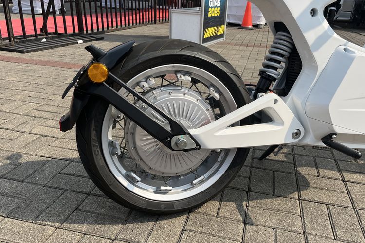 Nore Aergo, Motor Listrik, GIIAS 2025, Desain Futuristik, motor listrik, desain futuristik, Desain Futuristik Nore Aergo, Sport Bike Listrik di GIIAS 2025, Nore Aergo: Inovasi Motor Listrik yang Mencuri Perhatian di GIIAS 2025, Desain Futuristik yang Unik, Performa Luar Biasa dan Teknologi Canggih, Fitur Kestabilan dan Keamanan yang Superior, Harga yang Kompetitif di Pasaran