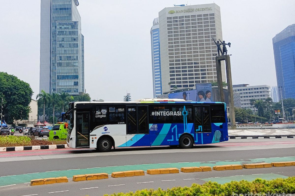 transjakarta, Transportasi umum, Hari Perhubungan Nasional, Naik Transjakarta Rp 1, Angkutan umum, Hari Ini Tarif Naik Transjakarta Hanya Rp 1 Rupiah