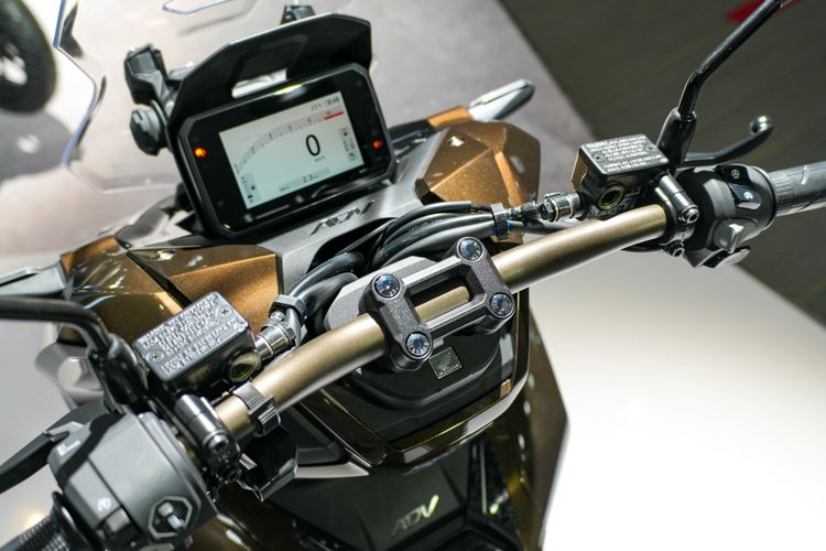 Honda ADV 160, Fitur RoadSync, Aan Urbiantoro, PT Astra Honda Motor, Pemasangan RoadSync di Honda ADV 160 Lama: Apa Kata Ahli?