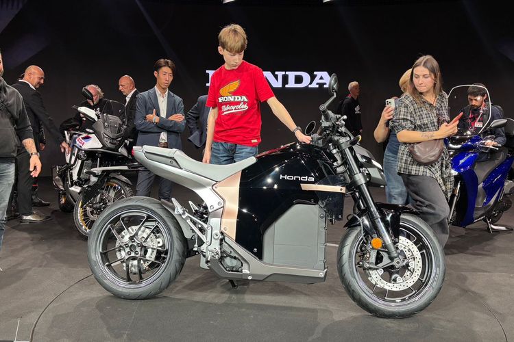 MPV Hybrid, Kecelakaan Kereta, Palang Pintu, Jaecoo J5 EV, palang pintu, Populer Otomotif, artikel terpopuler, kecelakaan kereta, JAECOO J5 EV, Honda WN7, wuling darion, BYD Luncurkan MPV Hybrid M9, Wuling Darion Meluncur