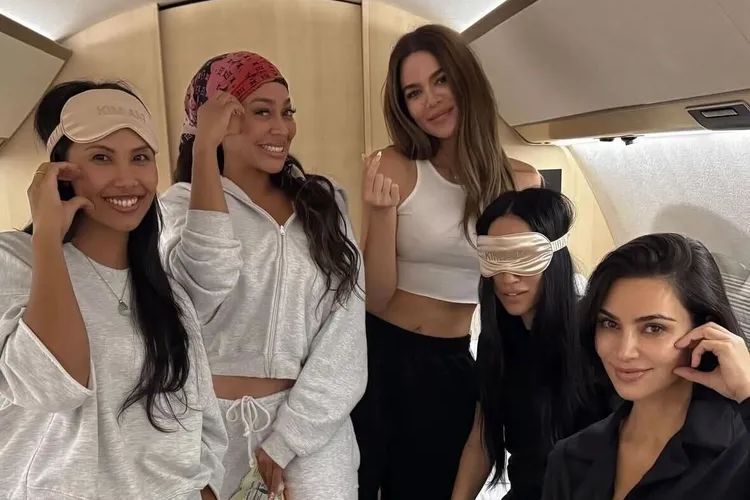 Kim Kardashian, operasi plastik, Kylie Jenner, Kris Jenner, Kim Kardashian Juga Lakukan Perawatan Kecantikan ke Korea