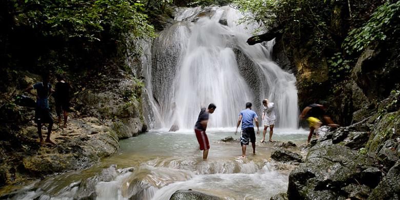 air terjun, 7 Wisata Air Terjun di Aceh, Cocok untuk Healing dari Penatnya Kerja, 1. Air Terjun Suhom, 2. Air Terjun Kuta Malaka, 3. Air Terjun Pria Laot, 4. Air Terjun Blang Kolam, 5. Air Terjun 7 Tingkat, 6. Air Terjun Peucari, 7. Air Terjun Tansaran Bidin