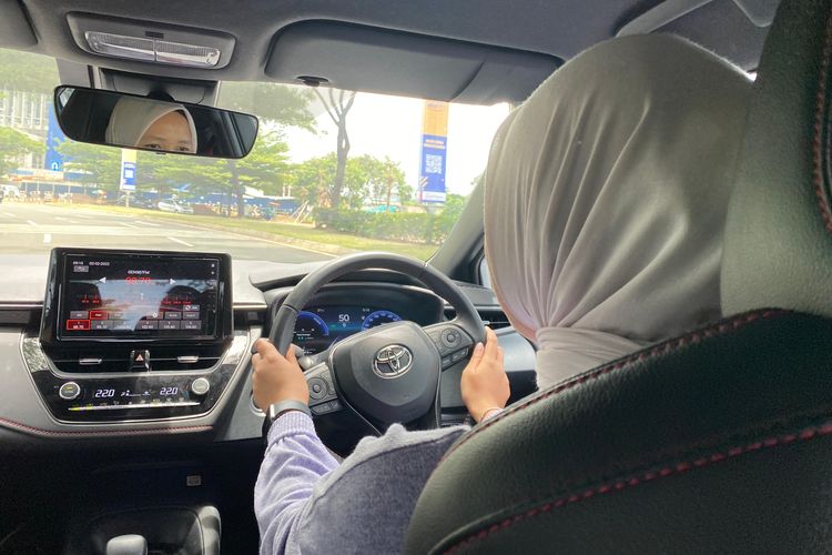 kickdown, mobil hybrid, Cara Mengemudi yang Bisa Memperpendek Umur Baterai Hybrid