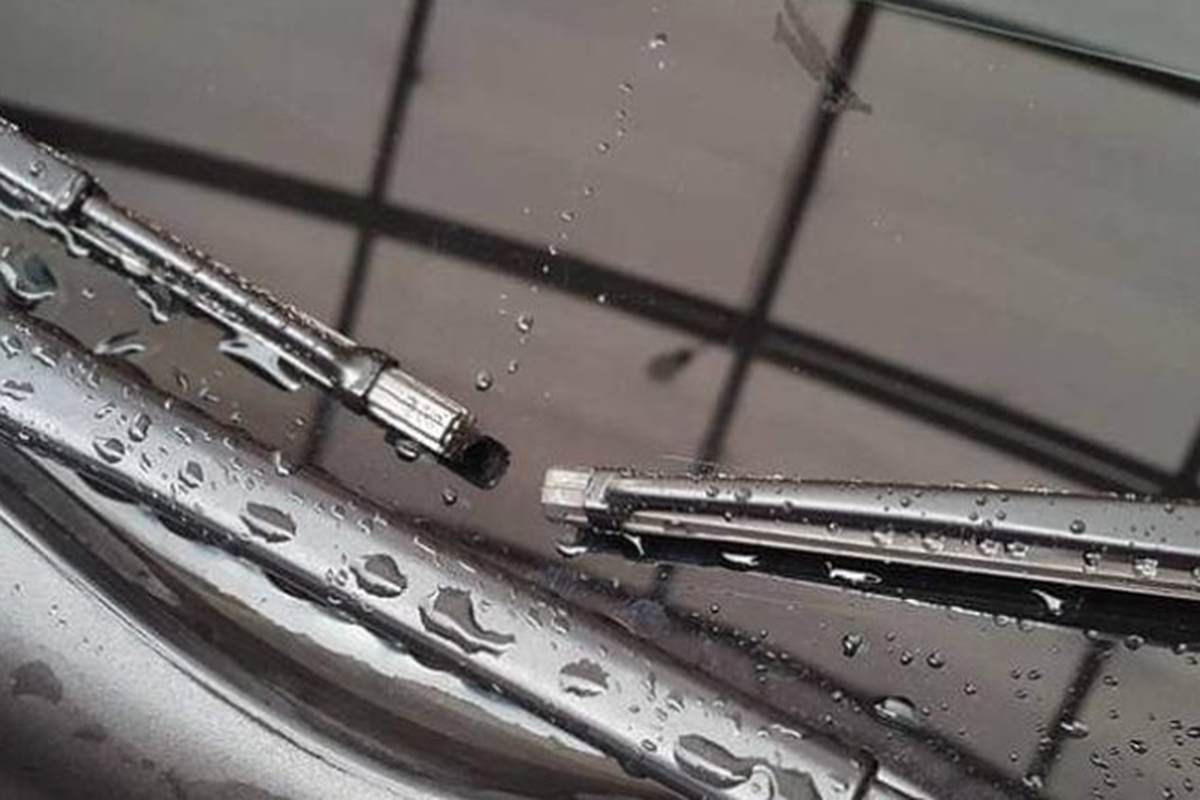 Perawatan mobil, wiper, washer, hujan, mobil, Sering Diabaikan, Ini Pentingnya Wiper dan Washer Mobil
