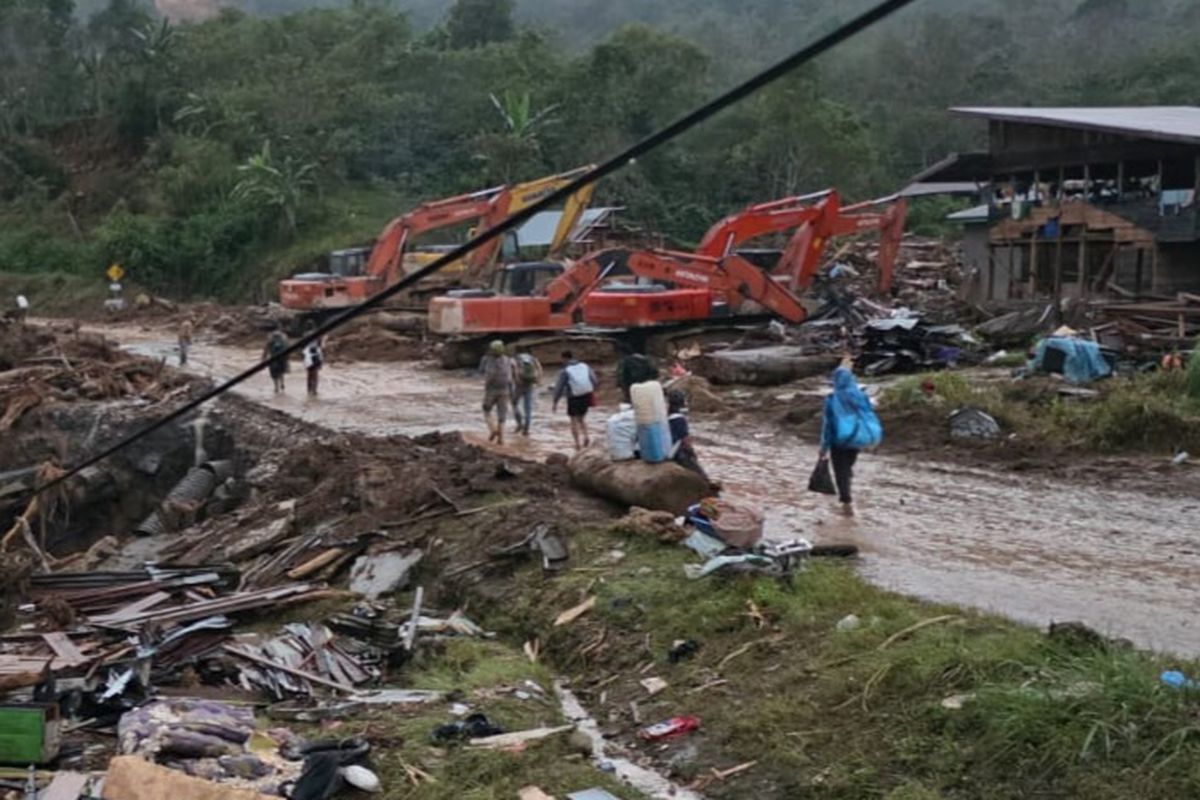 Bener Meriah, Tanggap Darurat, tanggap darurat, banjir aceh, bener meriah aceh, tanggap darurat banjir, banjir sumatera, banjir sumatera 2025, banjir aceh 2025, Pemkab Bener Meriah Perpanjang Tanggap Darurat hingga 23 Desember 2025, Gubernur Aceh Perpanjang Status Darurat Bencana hingga 25 Desember 2025, Instruksi Bangun Jembatan Darurat di Singkil, Jembatan Sudah Pernah Ditinjau Wapres Gibran, Jembatan Ambruk, Akses Terputus dan Ekonomi Lumpuh