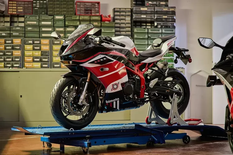 Tol Layang MBZ, Puncak Arus Mudik, Indomobil Emotor, Motor Listrik, Kawasaki, KLE 500, Morbidelli T502X, Motor Adventure, Bimota KB399, Kawasaki Ninja ZX-4RR, Biang Macet di MBZ, Indikator BBM Nyala