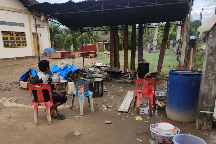 Bireuen, Aceh, Hidup di Pengungsian, Warga Desa Meuse Bireuen Bertahan dengan Mi Instan dan MBG