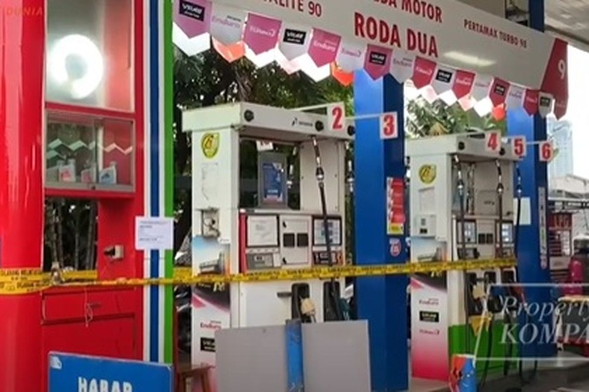 Pertalite, Solar, Pertamina, SPBU Kembangan, pertalite campur solar, Duduk Perkara Pertalite Tercampur Solar di SPBU Kembangan, Gara-gara Salah Isi Tangki, Salah Isi Tangki, 8.000 Kiloliter Solar Masuk Pertalite, Keluhan Pengendara: Motor Brebet dan Mati Total, Ojol Juga Jadi Korban, Dapat Kompensasi Harian, Penjualan Pertalite Dihentikan Sementara, Konsumen Bisa Ajukan Klaim