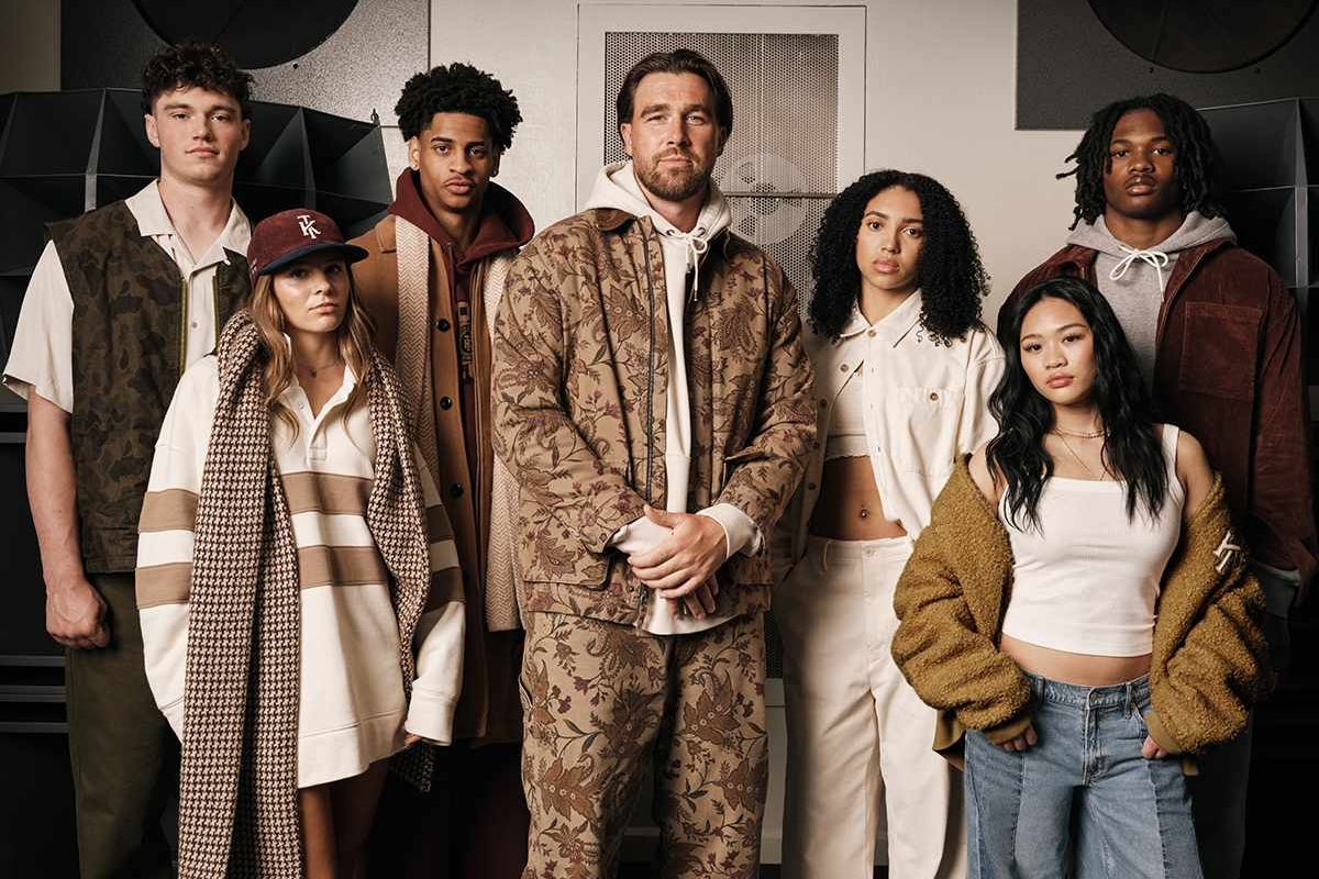 Travis Kelce, american eagle, sporty casual, tru kolors, ae x tru kolors, Travis Kelce Rilis Koleksi Fashion Sporty Bareng American Eagle