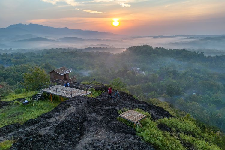 Gunung Ireng, Harga Tiket dan Jam Buka Gunung Ireng, Spot Sunrise Murah Dekat Kota Yogya