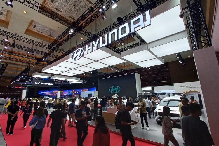 Hyundai, harga BBM, Hyundai Respons Kenaikan BBM: Belum Ada Penyesuaian Harga Mobil