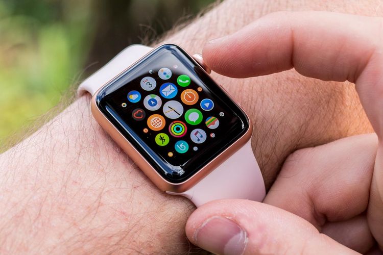 iPhone, iPhone 11 Pro, iPhone 11 Pro Max, Apple Watch Series 3, Apple Watch, iPhone 11 Pro Max Resmi Jadi HP Kuno, Ini Risikonya Jika Masih Pakai