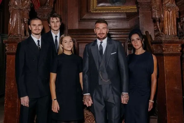 Victoria Beckham, Nicola Peltz, David Beckham, David Beckham Akhirnya Buka Suara Tanggapi Perseteruan Keluarga, Brooklyn ungkap kecewa dengan tindakan orangtuanya, David Beckham merespons: “Anak-anak membuat kesalahan”, Kisah keluarga yang tercemar oleh perseteruan, Menyikapi pernyataan dengan bijak