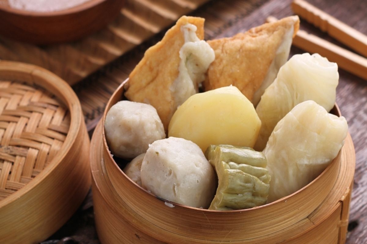 makanan Indonesia, makanan Indonesia terbaik, Makanan Indonesia, taste atlas, makanan indonesia terbaik, makanan indonesia terbaik dunia 2025, taste atlas 2025, makanan indonesia terbaik dunia, 10 Makanan Indonesia Terbaik Versi TasteAtlas, Ada Siomay hingga Pempek, 1. Siomay – 4,6 Bintang, 2. Soto Betawi – 4,6 Bintang, 3. Batagor – 4,6 Bintang, 4. Sate Kambing – 4,6 Bintang, 5. Sambal Goreng – 4,6 Bintang, 6. Empal Gentong – 4,6 Bintang, 7. Perkedel – 4,6 Bintang, 8. Ayam Goreng – 4,4 Bintang, 9. Pecel – 4,4 Bintang, 10. Pempek – 4,4 Bintang