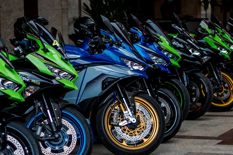 kapasitas aki, fungsi aki, karakteristik aki, motor modern, Karakteristik Aki Motor: Karburator dan Injeksi Ternyata Beda