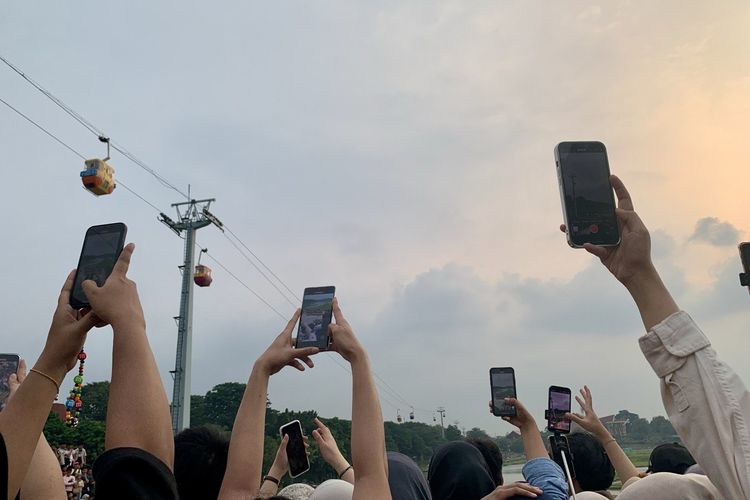 Taman Mini Indonesia Indah, tari kecak TMII, tari kecak tmii, jadwal tari kecak di tmii, penonton tari kecak tmii membeludak, Penonton Tari Kecak TMII Membeludak, Tribune Penuh Satu Jam Sebelum Pertunjukan