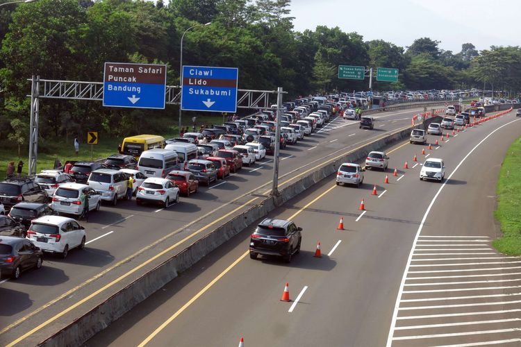ganjil genap, libur panjang, Libur Panjang, Ganjil Genap Puncak Berlaku hingga Selasa Besok