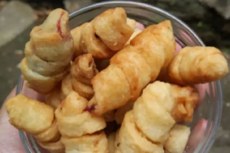 resep pisang molen mini, resep pisang molen mini untuk jualan, resep pisang molen mini renyah dan empuk, resep adonan pisang molen mini, Cara Bikin Kulit Pisang Molen Tetap Renyah Walau Tak Lagi Hangat, Pakai Takaran Sendok