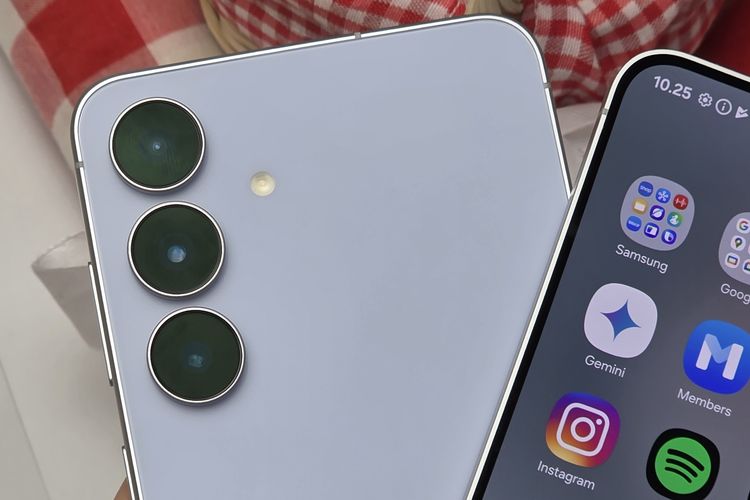 Android, Smartphone, Samsung, samsung S25 FE, Samsung Galaxy S25 FE, spesifikasi samsung s25 fe, hp terjangkau samsung, Memegang Samsung S25 FE Sebelum Rilis, HP Flagship Terjangkau dengan Fitur Kelas Atas, Lebih tangguh dan tahan banting, Fitur kelas flagship, Spesifikasi Samsung Galaxy S25 FE, Harga Samsung Galaxy S25 FE di Indonesia