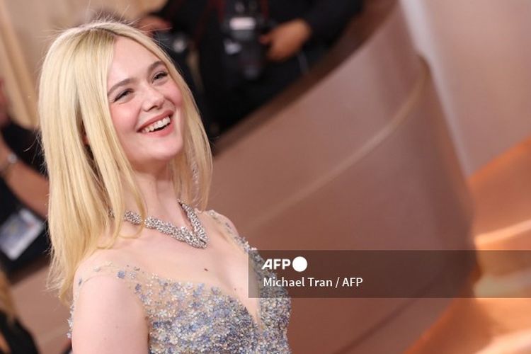 Sleeping Beauty, Elle Fanning Tampil Anggun Bak Sleeping Beauty di Golden Globes 2026