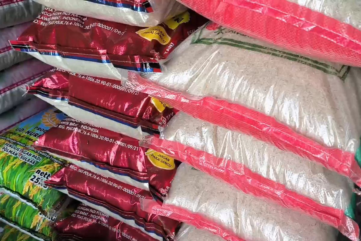 Kemendag, beras oplosan, Perlindungan Konsumen, Beras Premium, beras premium, perlindungan konsumen, Masyarakat Berhak Minta Ganti Rugi Jika Dapat Beras Oplosan, Kemendag: Minta Tukar ke Tempat Dia Beli