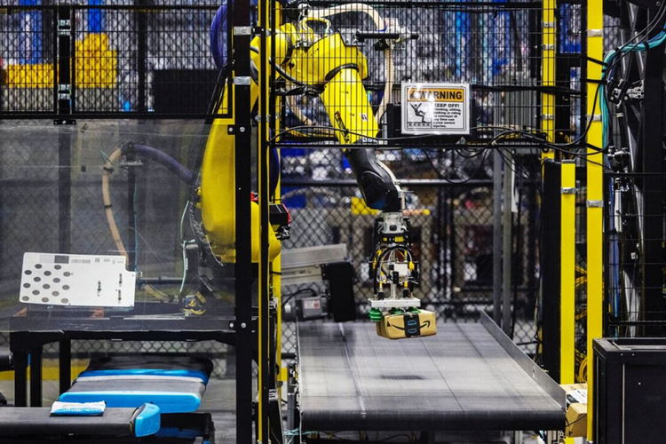 Amazon, robot, karyawan, manusia, Robot, pekerja, e-commerce, Satu Juta Robot Ambil Alih Gudang Amazon, Pekerja Manusia Terancam