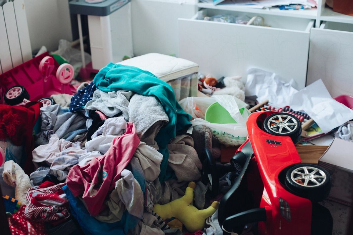 hoarding disorder, gejala hoarding disorder, penyebab hoarding disorder, apa itu hoarding disorder, tanda hoarding disorder, Tak Hanya Suka Menumpuk Sampah, Kenali Tanda-tanda Hoarding Disorder, Tanda-tanda hoarding disorder, Beda dengan kolektor, Mengapa seseorang menimbun barang?, Peran keluarga dan lingkungan