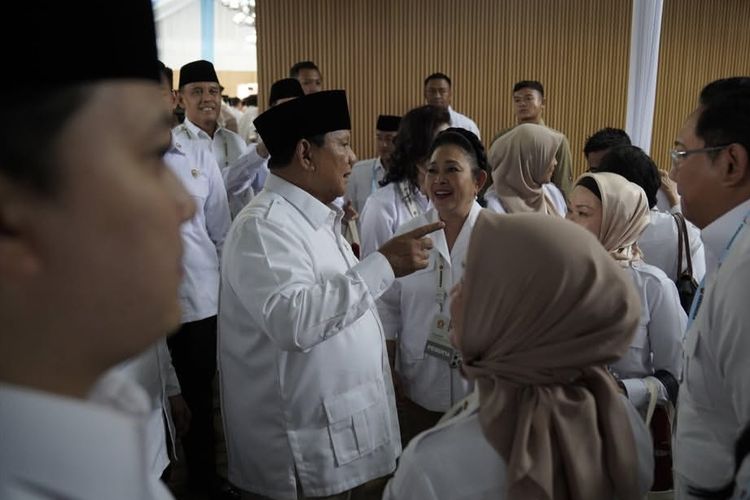 Soeharto, Presiden Prabowo, Soeharto pahlawan nasional, soeharto pahlawan, gelar pahlawan soeharto, Hari Ini, Prabowo Umumkan Soeharto Pahlawan Nasional, Alasan Pemerintah Jadikan Soeharto Pahlawan Nasional, Wacana Soeharto Jadi Pahlawan Nasional Tuai Perdebatan, Kritik terhadap Pemberian Gelar untuk Soeharto, Aktivis: Tidak Ada Keteladanan Demokratis di Era Soeharto, Pemerintah Sebut Soeharto Penuhi Syarat Formal, Dukungan dari Golkar dan Ormas Islam
