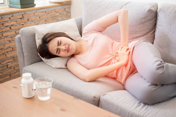 makan malam, waktu terbaik untuk makan malam, kapan waktu terbaik untuk makan malam, manfaat makan malam lebih awal, risiko makan malam sebelum tidur, camilan malam sehat, Kenapa Waktu Makan Malam Penting untuk Tubuh? Begini Penjelasan Ahli, Kenapa sebaiknya tidak terlalu larut?, Manfaat makan lebih awal, Risiko makan terlalu malam, Apa yang sebaiknya dimakan?, Camilan yang sebaiknya dihindari