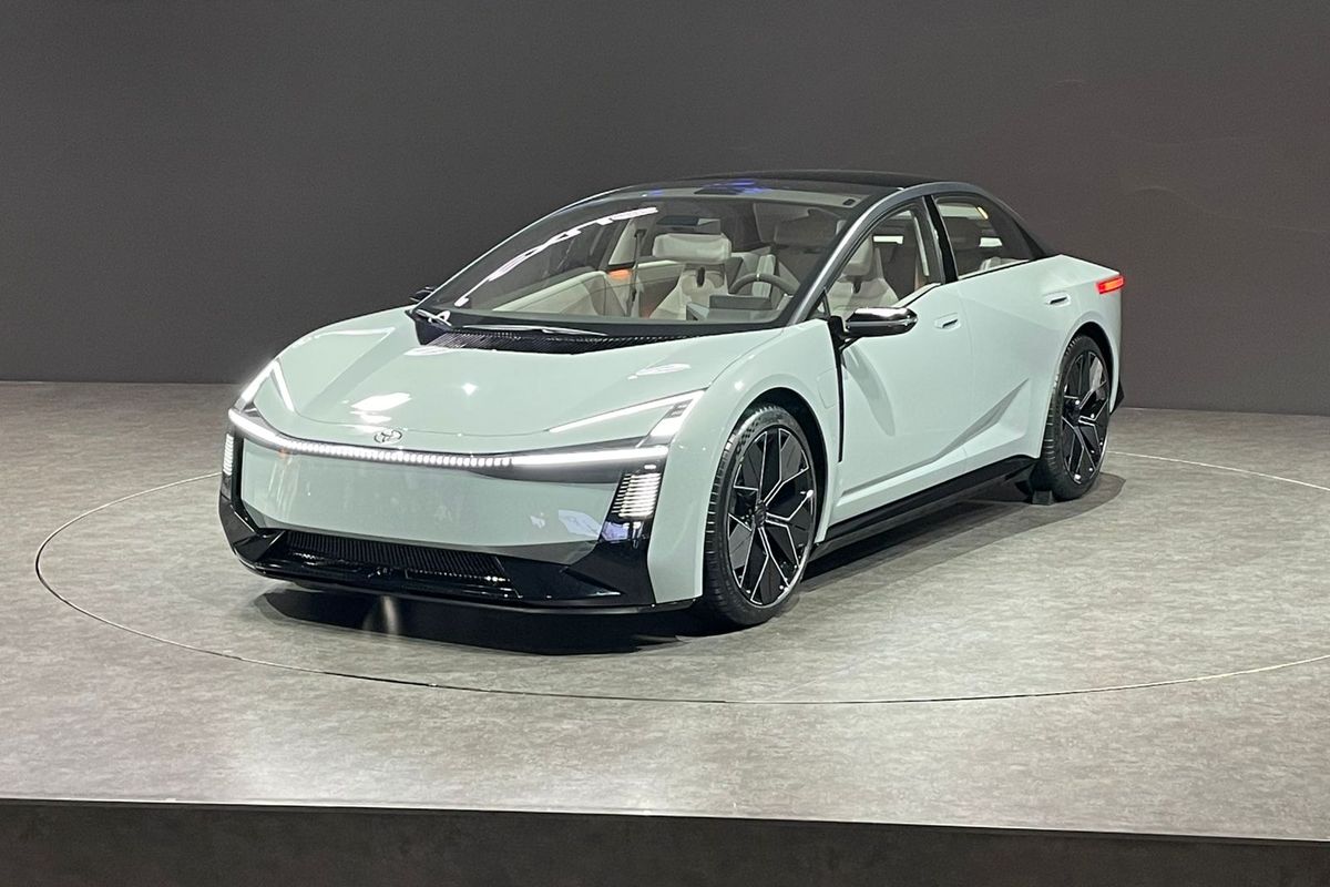 Toyota, mobil listrik, Toyota Corolla, multi pathway, Corolla Concept Jadi Proyek Percontohan Produk Multipathway Toyota