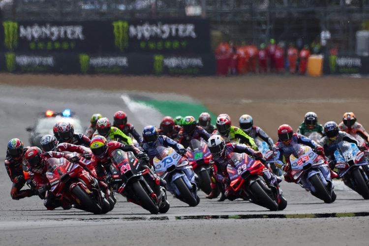 Denza, booking fee, bus DAMRI, jadwal MotoGP, GIIAS 2025, Denza Z9, Booking Fee, Kekayaan Intelektual, kekayaan intelektual, Bus DAMRI, BYD Indonesia, Jadwal MotoGP, Populer Otomotif, artikel terpopuler, [POPULER OTOMOTIF] Naik Bus ke Malaysia dan MotoGP Inggris 2025