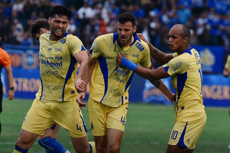 Persib Bandung, Persib Bandung vs Persebaya, Julio Cesar, Persebaya, Super League 2025-2026, Bojan Hodak, Persib Bandung Vs Persebaya, Ujian Mentalitas Juara Maung