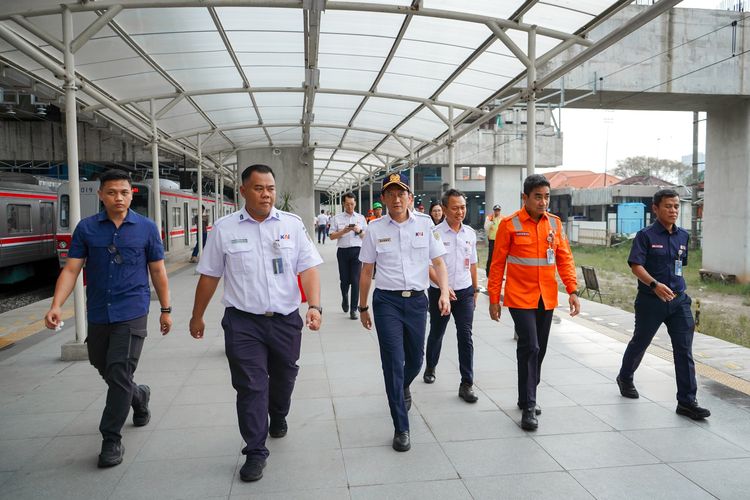 PT KAI, lowongan pt kai, lowongan kai, Lowongan Kerja PT KAI Terbaru, Tersedia untuk Lulusan SMA hingga S1, Cek Syaratnya, Persyaratan Umum Lowongan Kerja KAI 2025, Dokumen yang Harus Disiapkan, Tahapan Seleksi Lowongan PT KAI, Cara Daftar Lowongan Kerja KAI