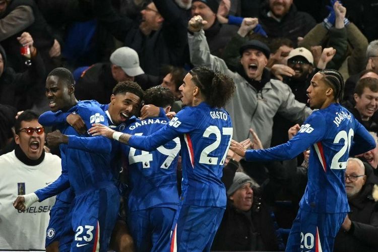 Chelsea, Arsenal, Trevoh Chalobah, Mikel Merino, chelsea, Liga Inggris, Chelsea vs Arsenal, Hasil Chelsea Vs Arsenal 1-1: Banjir Kartu, Derbi London Tanpa Pemenang