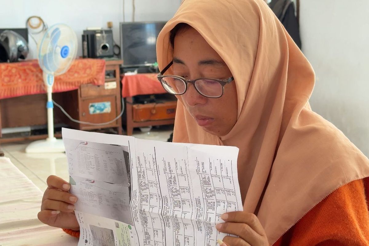 Duduk Perkara Guru Nur Aini Dipecat Usai Keluhkan Jarak Sekolah 114 Km Pulang-Pergi