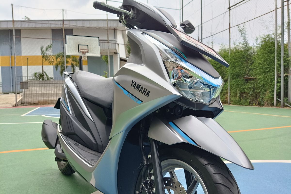 Yamaha FreeGo 125, skuter matik, f fitur keyless, transportasi harian, Yamaha FreeGo 125: Opsi Skuter Matik Praktis untuk Harian