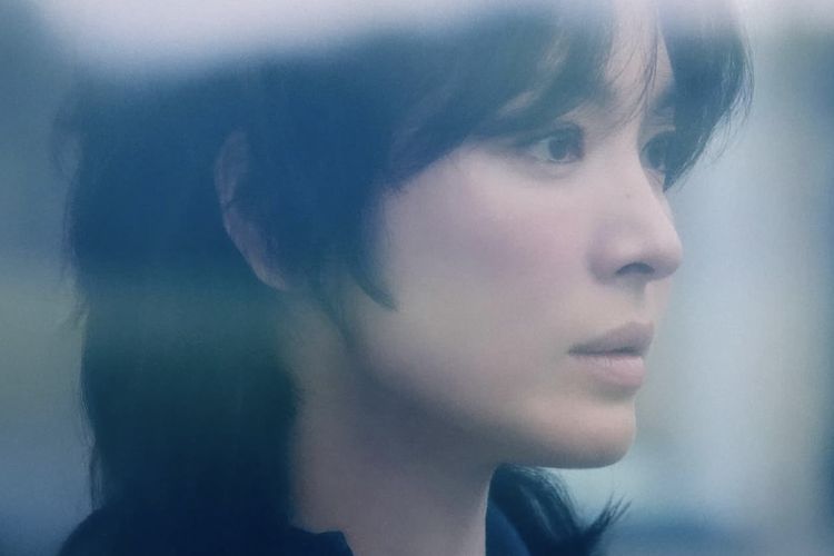 Song Hye Kyo, Tak Takut Potong Rambut Pendek, Ini 4 Model Rambut ala Song Hye Kyo, 1. Side part bob, 2. Wolf cut, 3. French bob, 4. Short wolf cut dengan wispy bangs