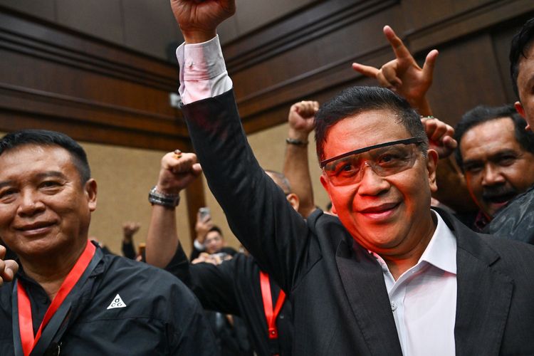 Hasto Kristiyanto, Prabowo, hasto kristiyanto, prabowo beri amnesti, Hasto Kristiyanto dapat amnesti, amnesti hasto, Dapat Amnesti, Hasto Kristiyanto Ucapkan Terima Kasih kepada Prabowo, Dapat Amnesti Setelah Divonis 3,5 Tahun Penjara, Prabowo Ajukan Amnesti, DPR Setuju, Tujuan Amnesti: Rekonsiliasi dan Persatuan, Dinilai Jadi Preseden Politik, Apa Itu Amnesti?