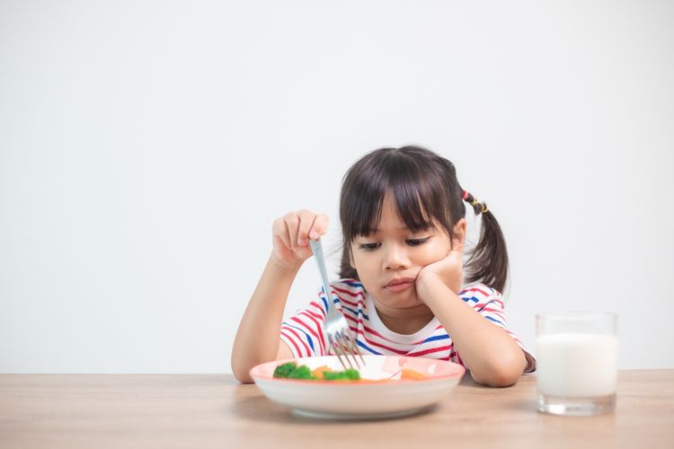 psikolog anak, kenapa anak picky eater, alasan di balik anak picky eater, penyebab anak menjadi picky eater, mengapa anak jadi picky eater, solusi anak picky eater, alasan anak jadi picky eater, Kenapa Anak Jadi Picky Eater? Psikolog Ungkap Alasannya