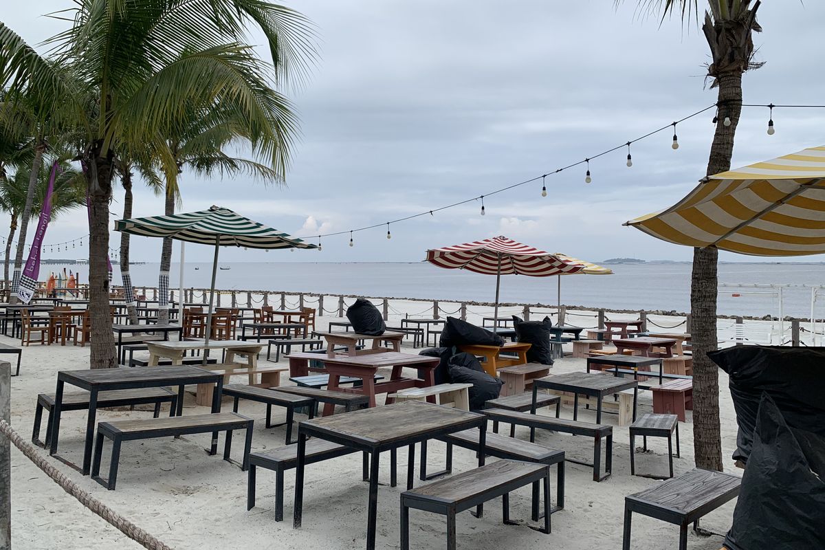 panduan wisata ke Aloha PIK, Harga Tiket, Daya Tarik dan Panduan ke Aloha PIK 2, Spot Pantai ala Hawaii Dekat Jakarta, Jam operasional Aloha PIK 2, Tarif masuk Aloha PIK 2, Cara naik bus ke Aloha PIK 2, Daya tarik wisata Aloha PIK 2, Tips berkunjung ke Aloha PIK 2