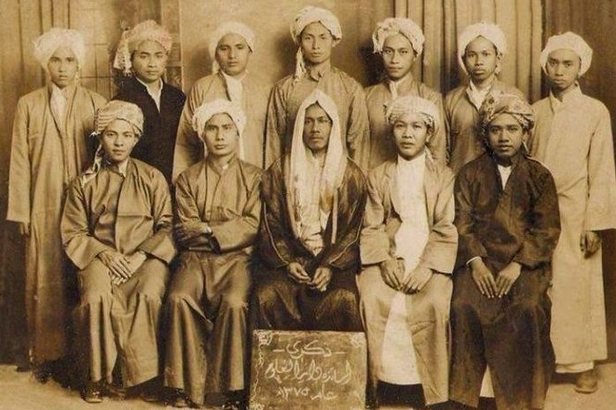 haji, jalur laut ibadah haji, Haji, Naik Haji, transportasi haji, naik haji, berangkat haji, sejarah haji indonesia, haji pakai kapal laut, berangkat haji naik kapal laut, kapal laut haji, kapal laut pergi haji, perjalanan haji Indonesia, kapal haji Soekarno, sejarah kapal laut haji, Dulu Naik Kapal, Kini Akan Diulang? Sejarah Perjalanan Haji Lewat Laut dari Indonesia, Kilas Balik: Perjalanan Panjang Ibadah Haji Lewat Laut, Jalur Laut yang Penuh Perjuangan, Sejarah Panjang Haji di Nusantara, Kapal Haji dan PT. Arafat, Era Modern: Reformasi dan Undang-Undang Haji