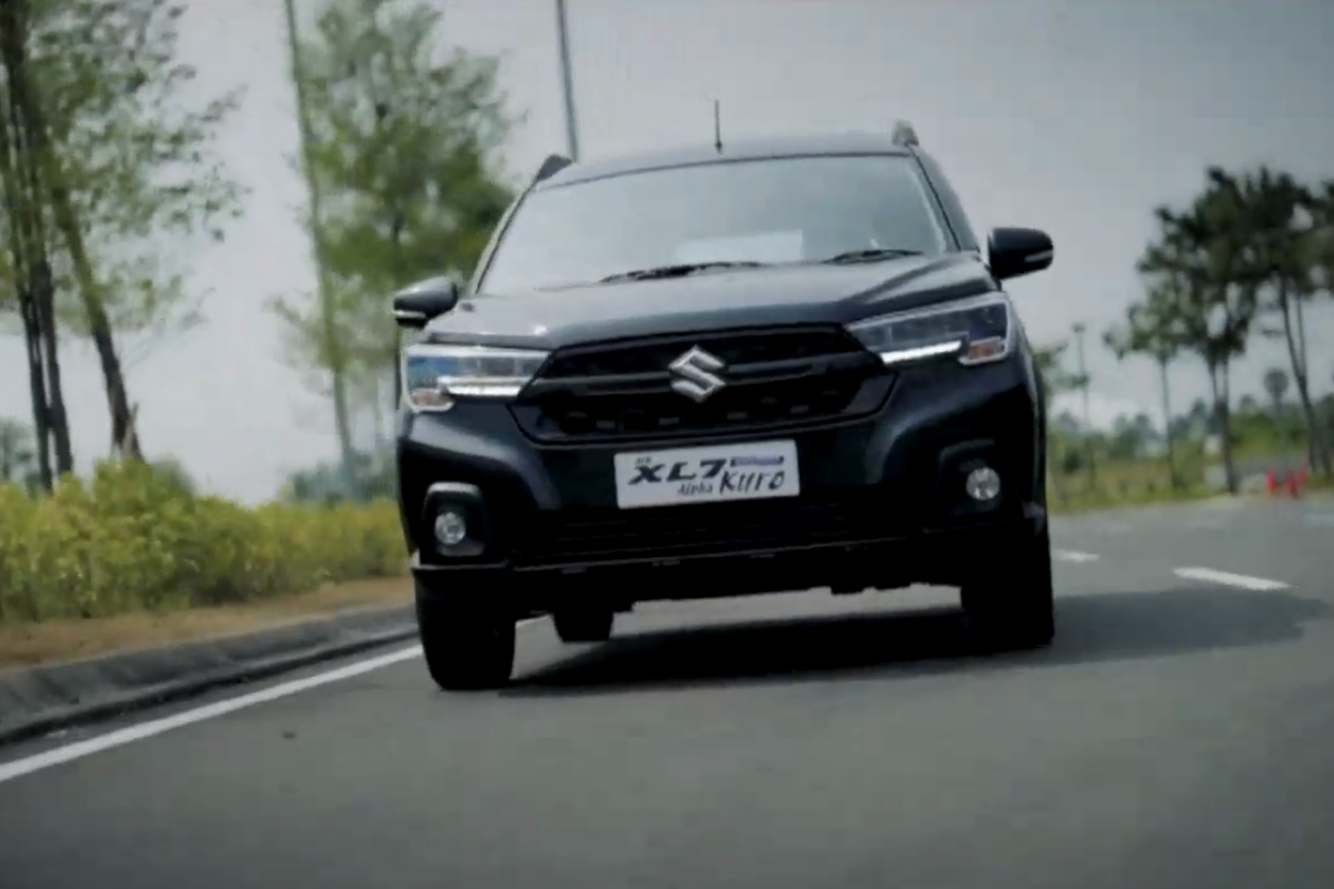 mobil, Suzuki, Suzuki XL7, LSUV, Suzuki XL7 Hybrid Alpha Kuro, Suzuki Targetkan Jual 300 Unit XL7 Hybrid Alpha Kuro per Bulan