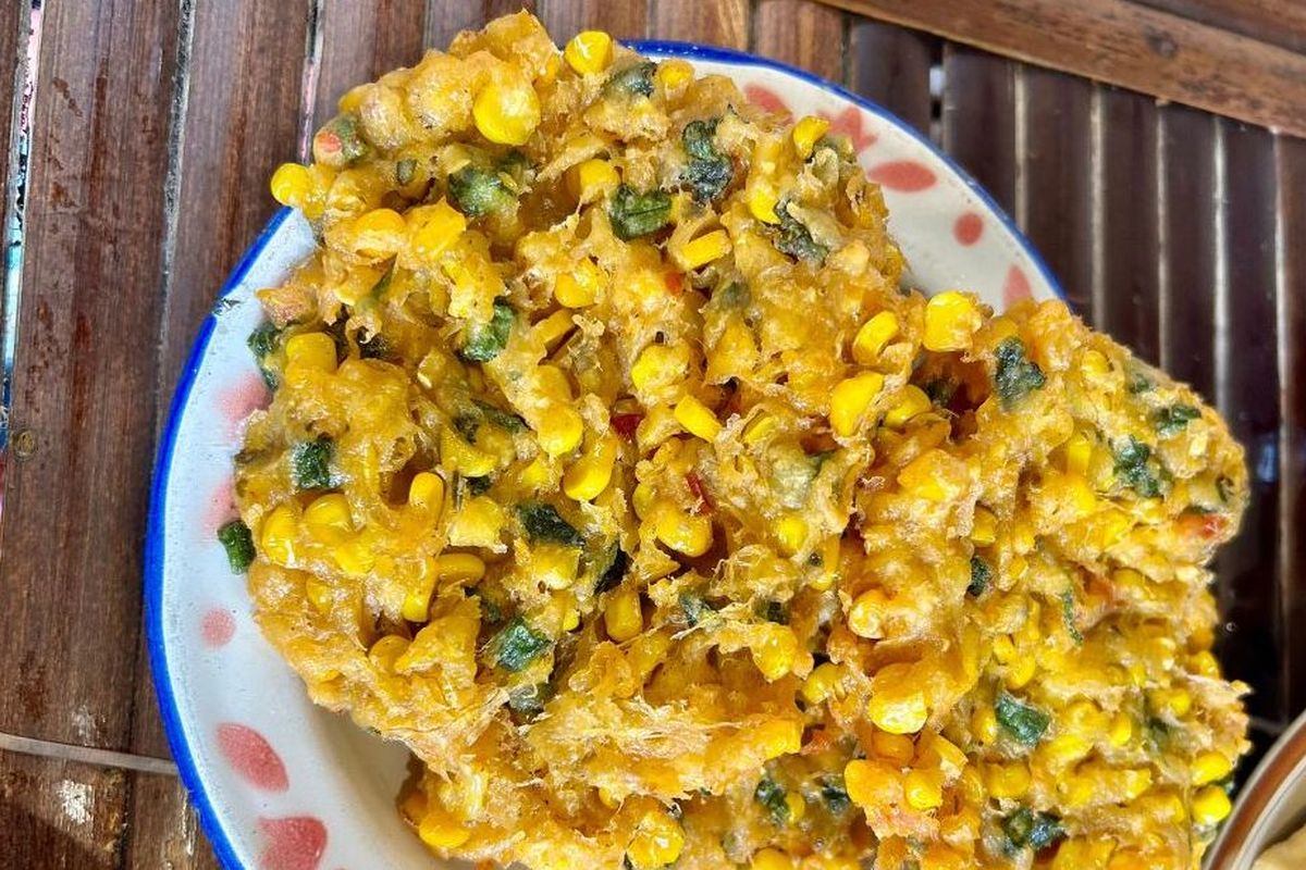 bakwan jagung, resep bakwan jagung, renyah tahan lama, cara membuat bakwan jagung, tepung bakwan jagung, bakwan jagung renyah, bakwan jagung tanpa telur, bakwan jagung empuk, Cara Bikin Bakwan Jagung Tanpa Telur, Renyah Tahan Lama Pakai Racikan Tepung Ini!