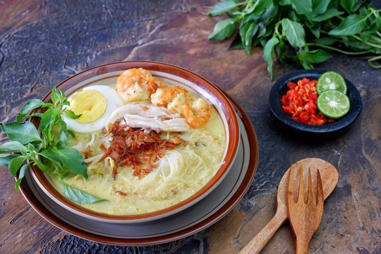 PRJ 2025, Kerak telor, kerak telor, Laksa betawi, laksa betawi, sate padang, toge goreng bogor, makanan di prj 2025, kuliner di prj, 6 Makanan Daerah di PRJ 2025 yang Gugah Selera, Bukan Hanya Kerak Telor, 1. Kerak telor, 2. Laksa betawi, 3. Toge goreng bogor, 4. Sate padang, 5. Pecel Tempe Mendoan, 6. Nasi sambal tempong