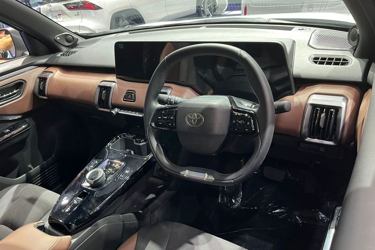Urban Cruiser, Toyota, SUV listrik, simulasi cicilan, mobil listrik, skema kredit, Simulasi Kredit Mobil Listrik Toyota Urban Cruiser, Segini Cicilannya