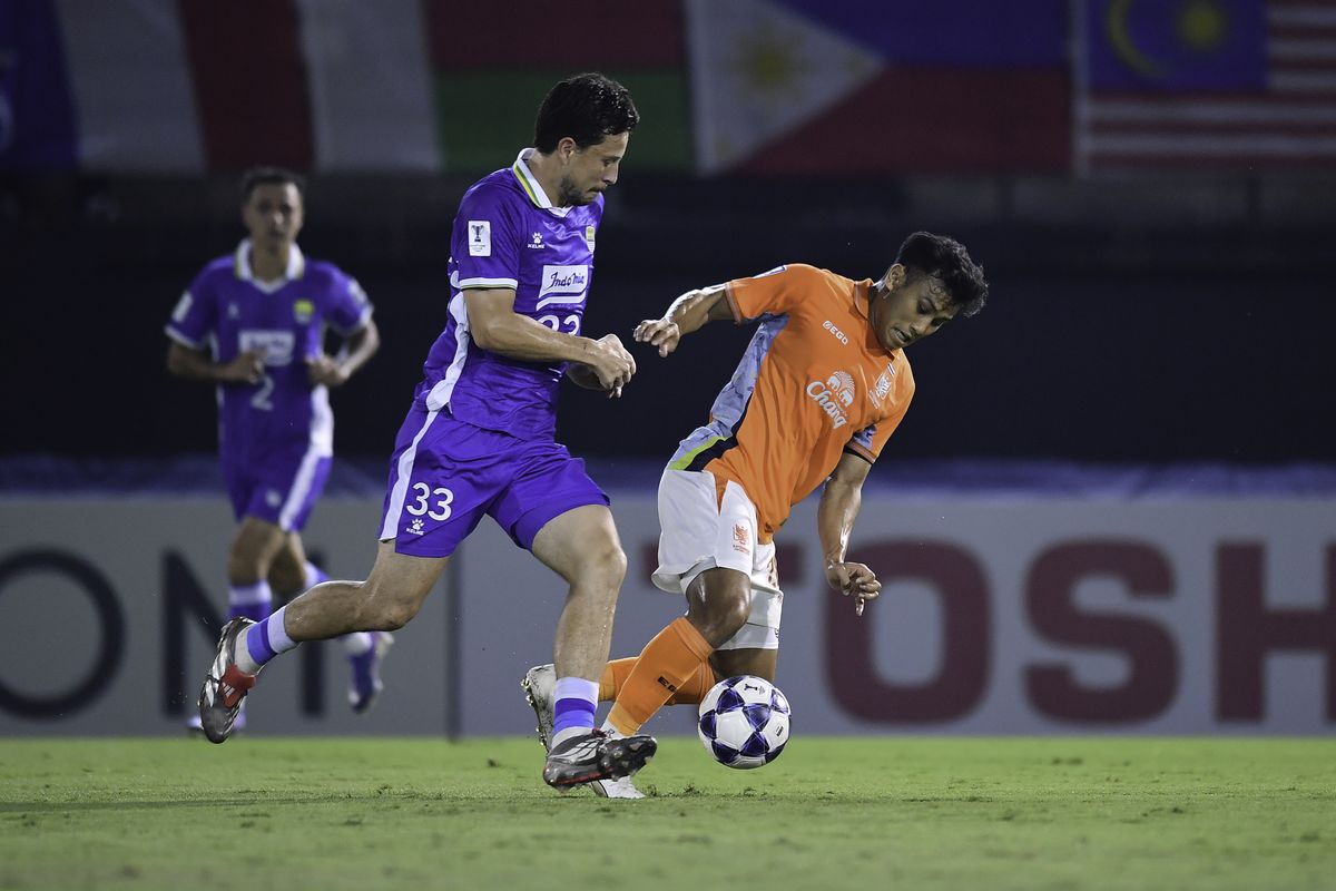 Jadwal Kickoff dan Link Live Streaming Persib vs Ratchaburi di 16 Besar ACL 2: Maung Wajib Menang, Bagaimana peluang Persib membalikkan keadaan?, Apa kabar terbaru kondisi pemain Persib?, Seperti apa prediksi susunan pemain?, Di mana menonton pertandingan?